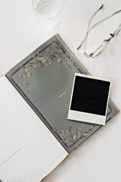 Grandma's Story: A Memory and Keepsake Journal for My Family