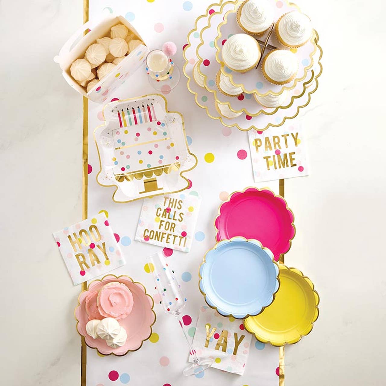 Round Scalloped Foil Plates