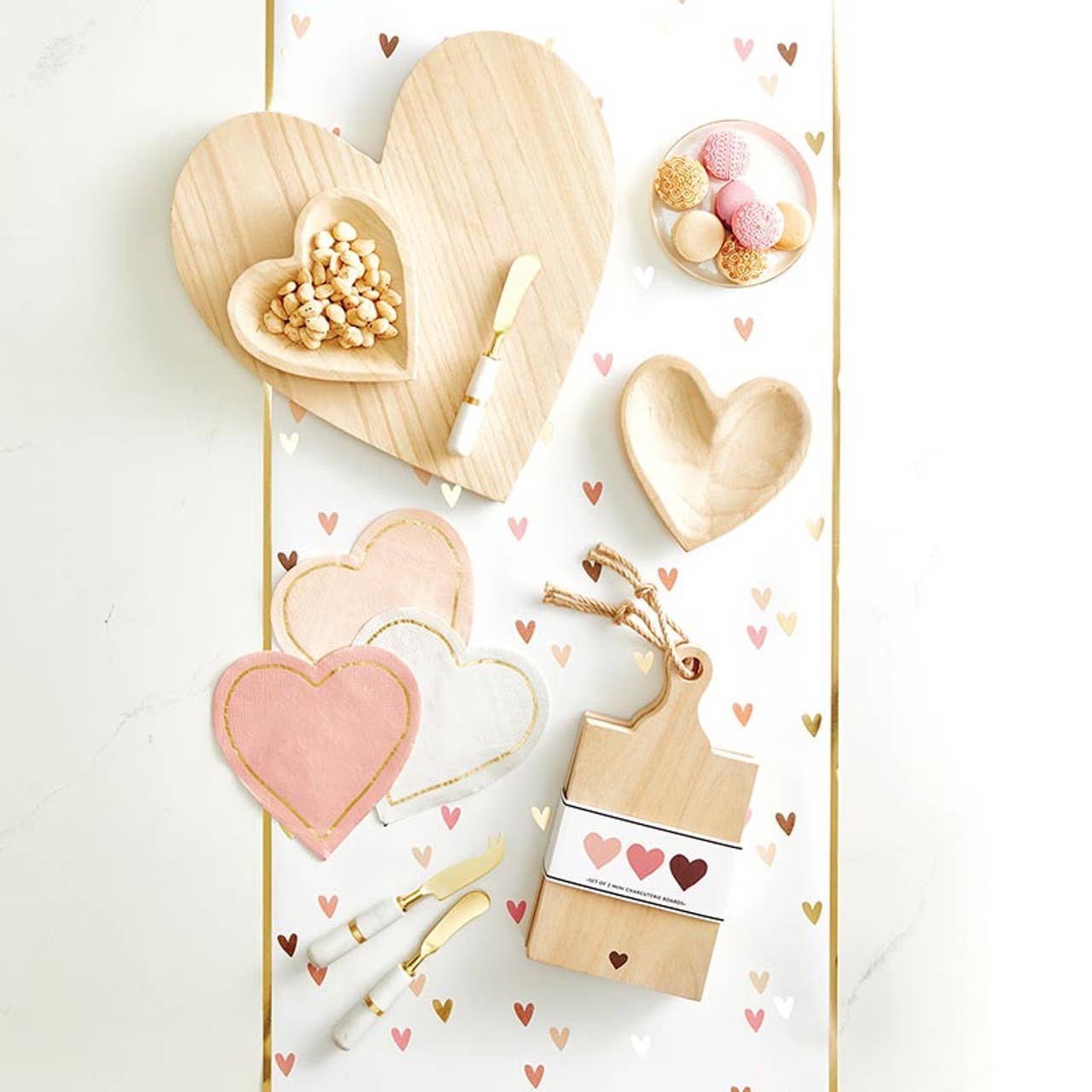 Paper Table Runner - Hearts: Material